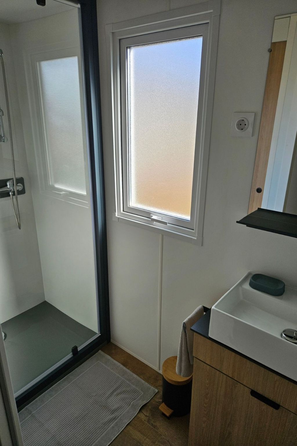 Mobil-home 6 pers. au bord du Rhône, Condrieu - Photo 14