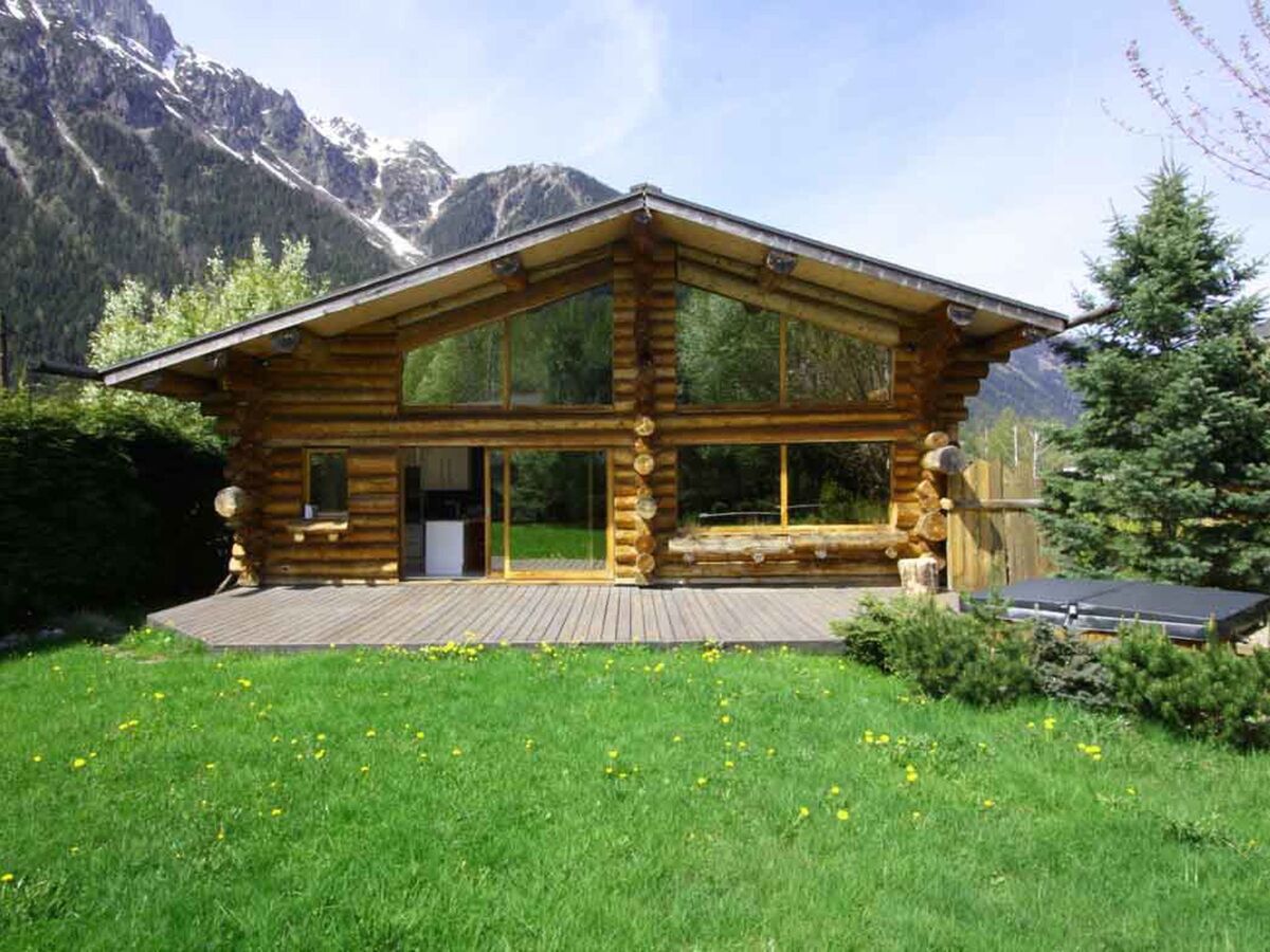 Chalet des Cimes – 10 pers, spa et vue Mont-Blanc - Photo 2