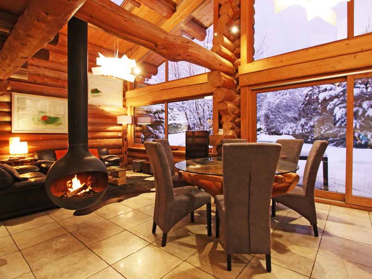 Chalet des Cimes – 10 pers, spa et vue Mont-Blanc - Photo 3