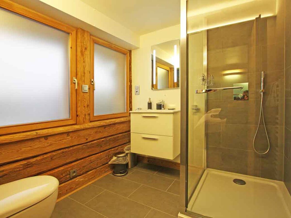 Chalet des Cimes – 10 pers, spa et vue Mont-Blanc - Photo 15