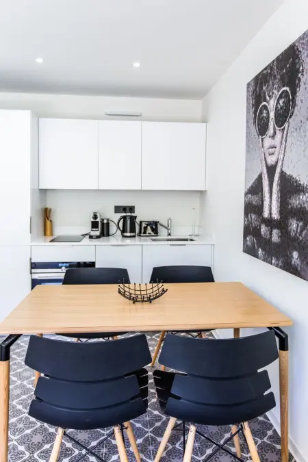 Appartement neuf centre-ville Saint-Tropez, parking garage : photo 7