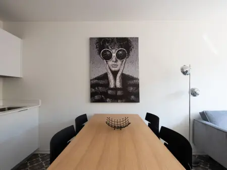 Appartement neuf centre-ville Saint-Tropez, parking garage : photo 12