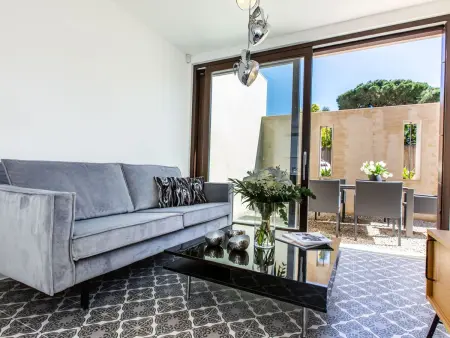 Appartement neuf centre-ville Saint-Tropez, parking garage : photo 15