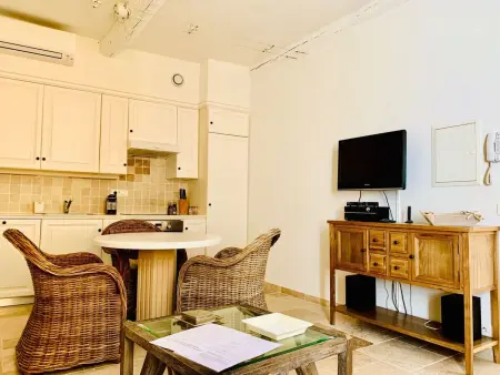 Appartement 1 chambre au cœur de Saint-Tropez : photo 2