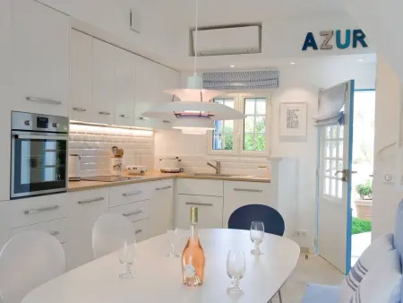 Gemütliches Ferienhaus in Grimaud mit Terrasse, Garten und Grill - Photo 7