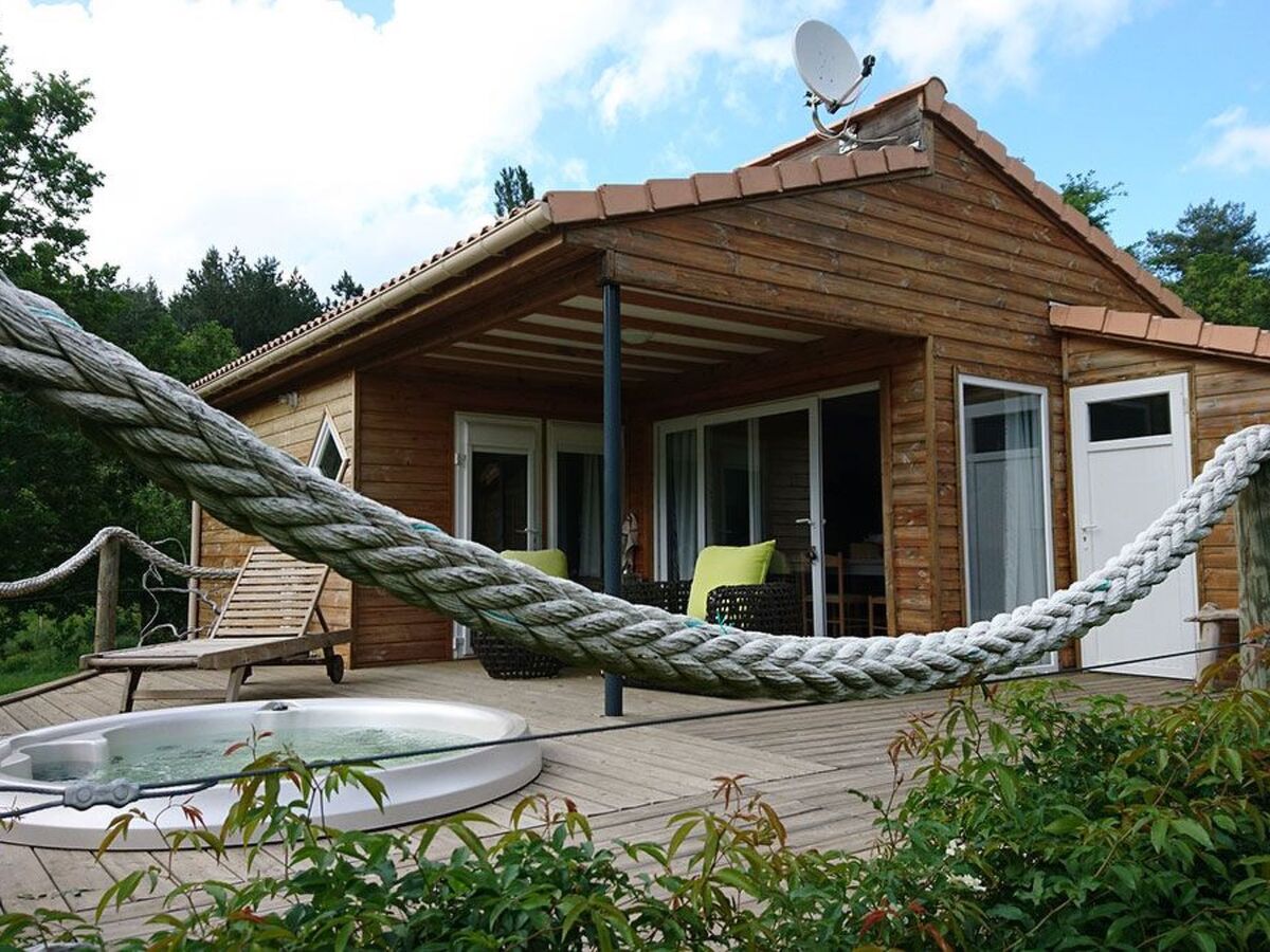 Bungalow 4 pers. à Vivario avec jacuzzi et terrasse - Photo 3