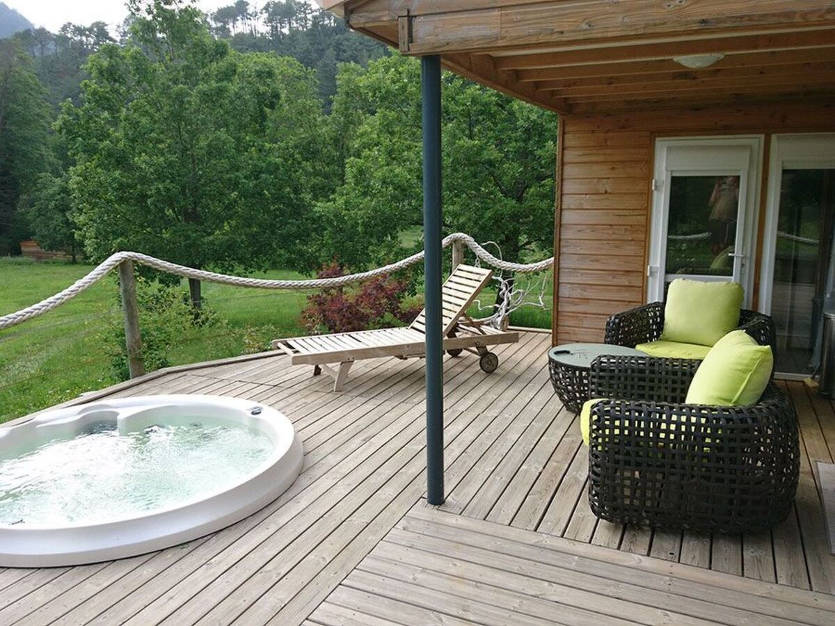 Bungalow 4 pers. à Vivario avec jacuzzi et terrasse - Photo 4