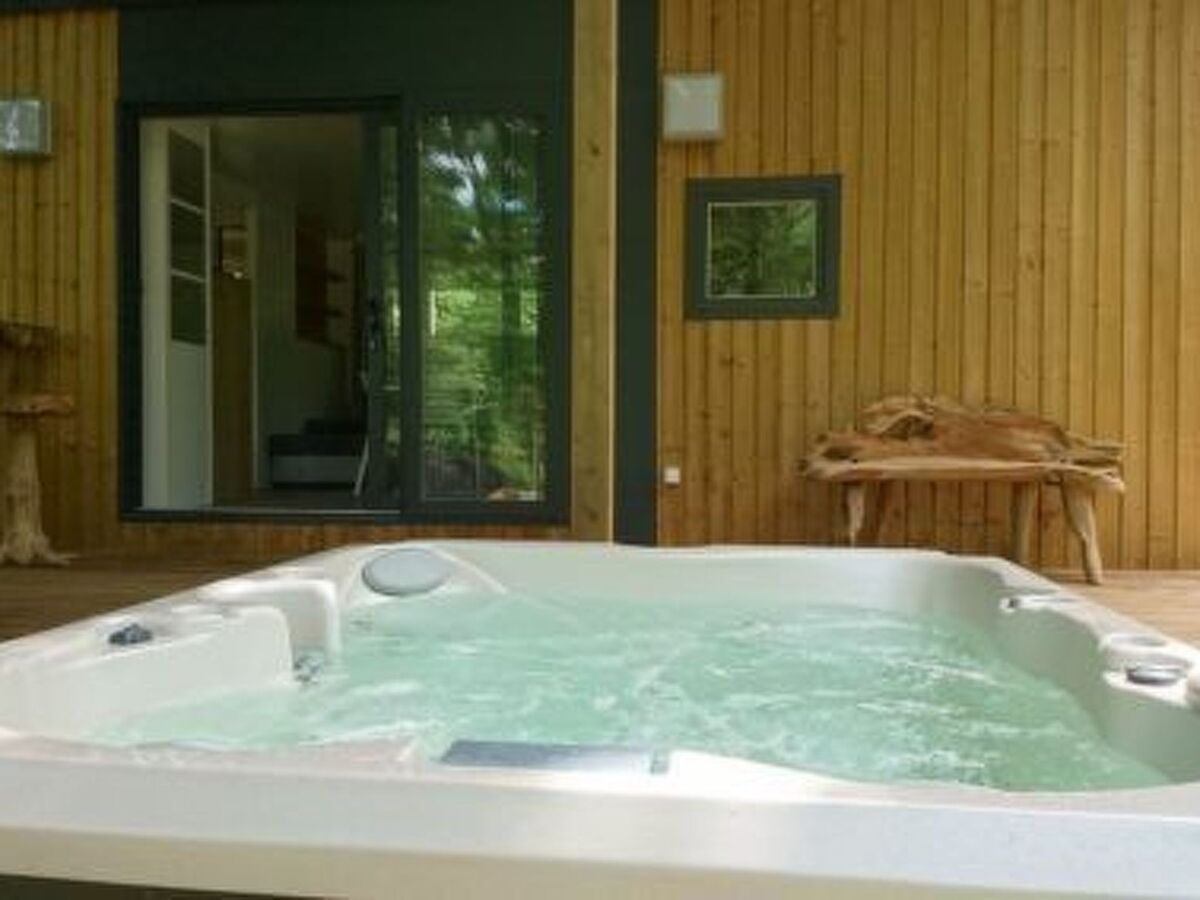 Bungalow Vivario : terrasse 50m², jacuzzi et nature - Photo 4