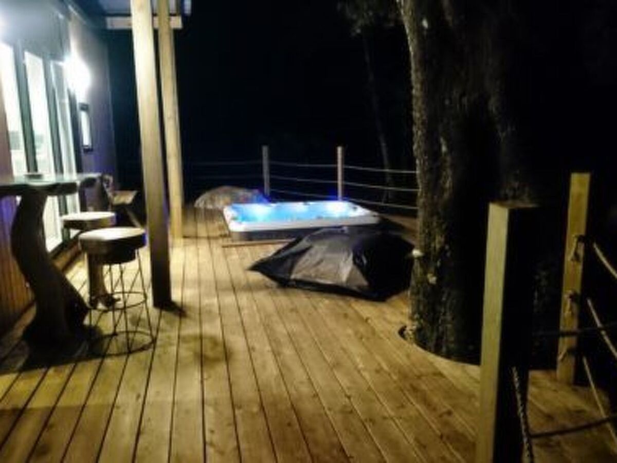Bungalow Vivario : terrasse 50m², jacuzzi et nature - Photo 8