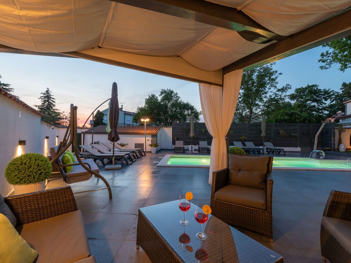Bungalow Haus Garden à Poreč, piscine chauffée - Photo 18