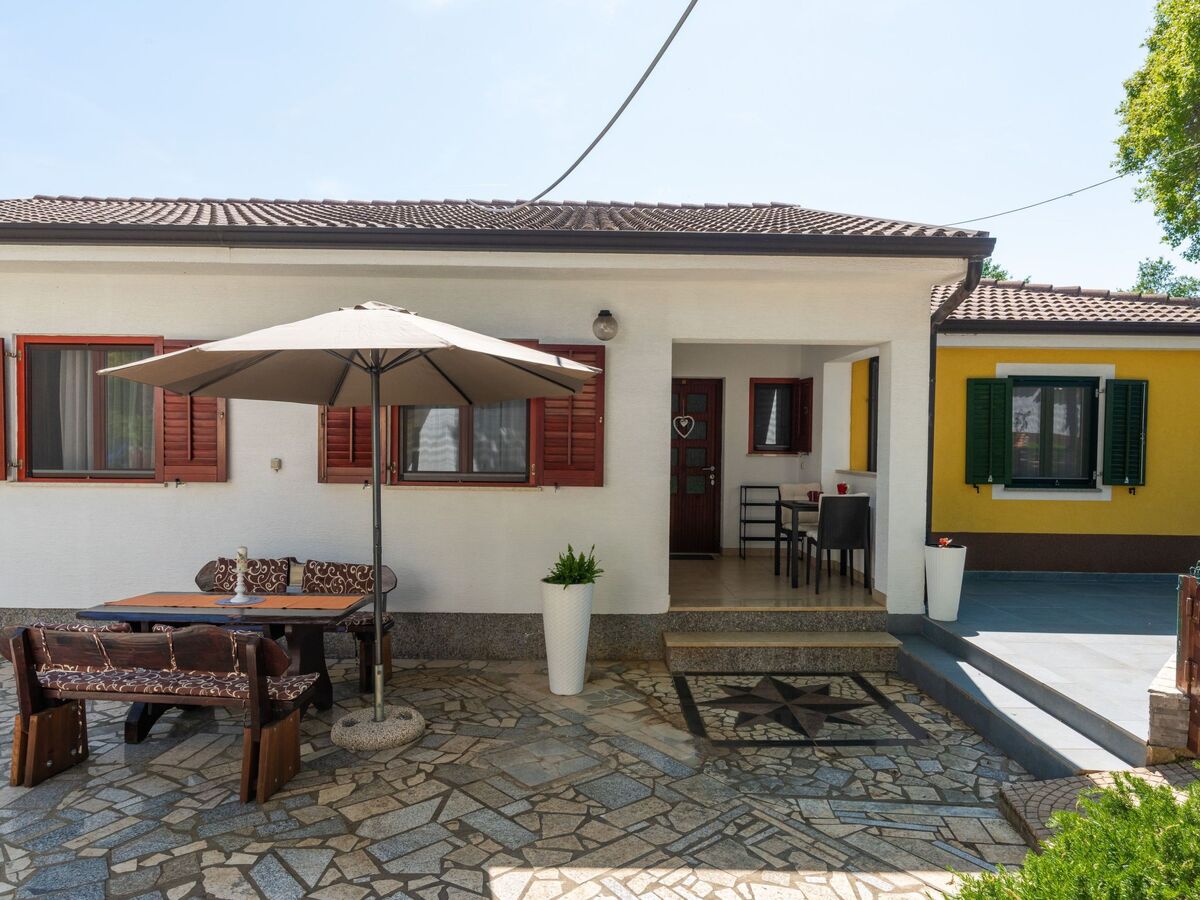 Bungalow Haus Garden à Poreč, piscine chauffée - Photo 28