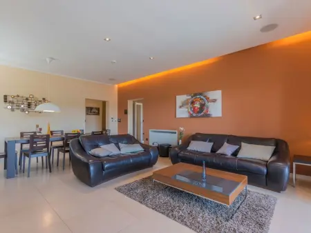 Villa avec piscine chauffée et vue mer à Pomer : photo 24