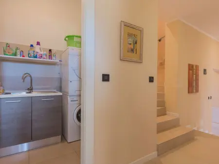 Villa avec piscine chauffée et vue mer à Pomer : photo 35
