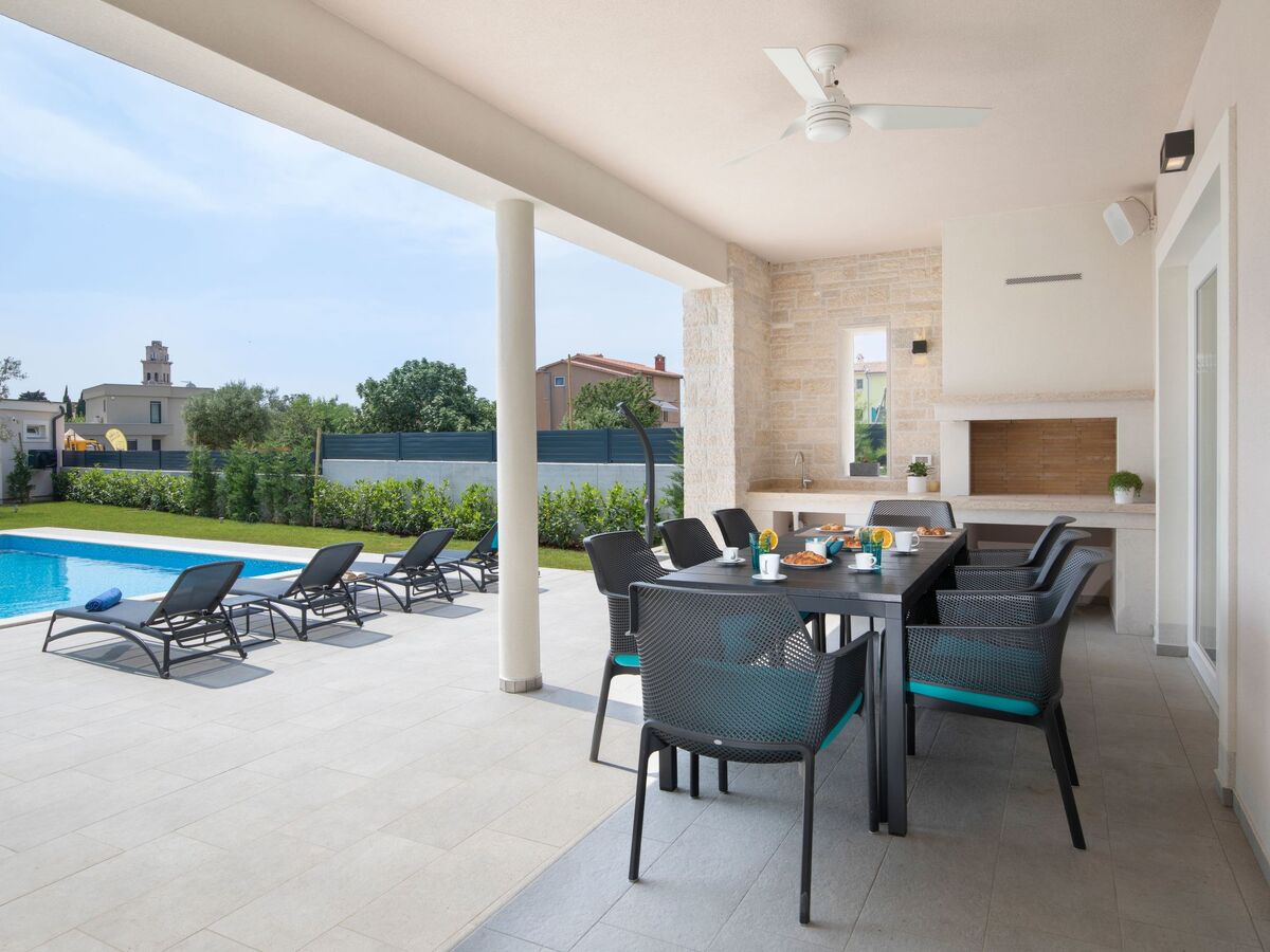 Villa Suprema Premantura : piscine chauffée et sauna - Photo 13