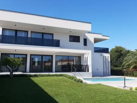 Villa Andris – Piscine privée et jardin à Ližnjan : photo 5