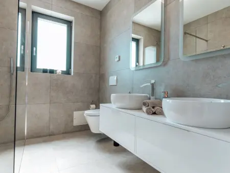 Villa Andris – Piscine privée et jardin à Ližnjan : photo 23