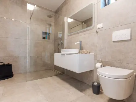Villa Andris – Piscine privée et jardin à Ližnjan : photo 32