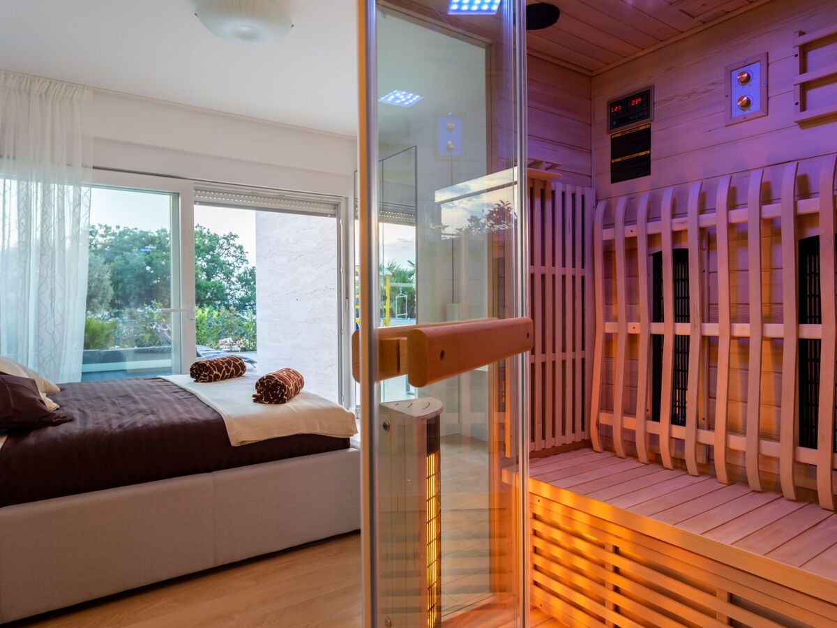 Villa Zara : maison 8 pers., piscine chauffée et sauna - Photo 12