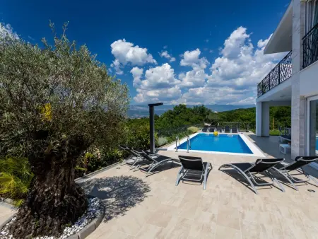 Villa Zara : maison 8 pers., piscine chauffée et sauna
