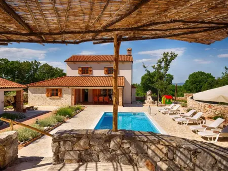 Villa Justina à Krk : 3 chambres, piscine et parking privé : photo 3