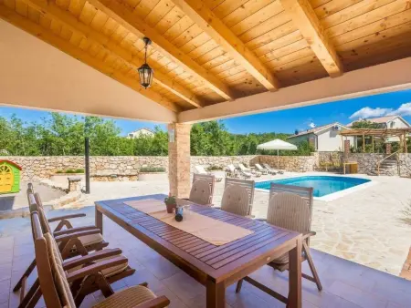 Villa Justina à Krk : 3 chambres, piscine et parking privé : photo 6