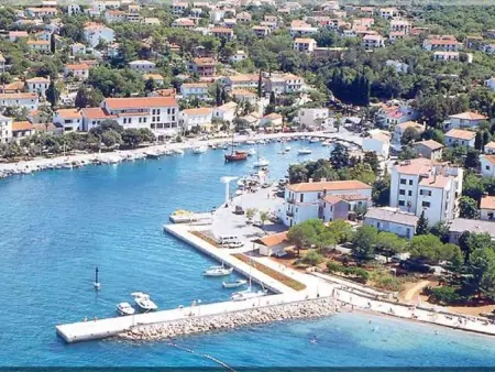 Villa Justina à Krk : 3 chambres, piscine et parking privé : photo 17