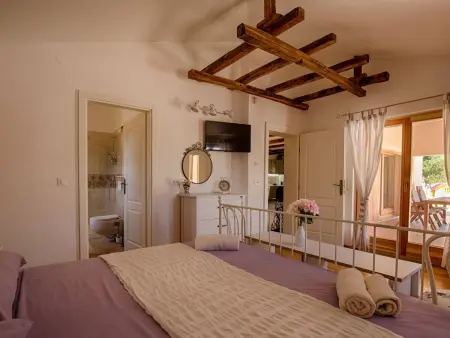 Villa Justina à Krk : 3 chambres, piscine et parking privé : photo 24