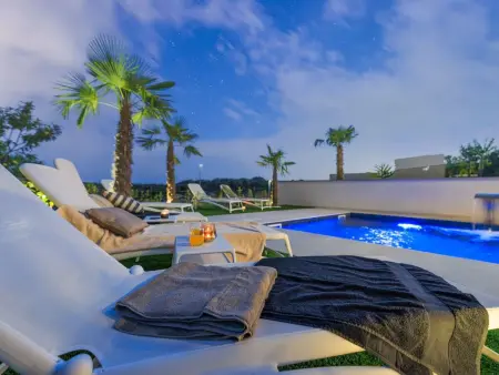 Villa neuve avec piscine chauffée à Krk : photo 48