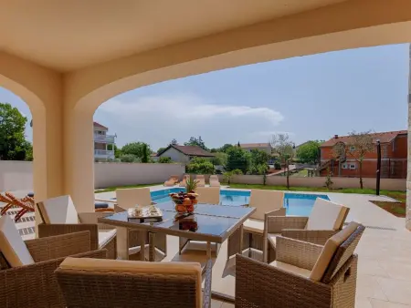 Villa avec piscine privée 40 m² à Pinezići : photo 14