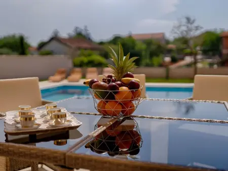 Villa avec piscine privée 40 m² à Pinezići : photo 16