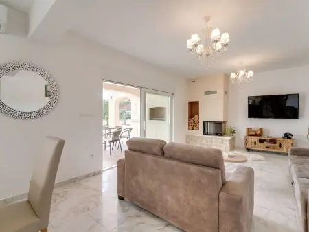 Villa avec piscine privée 40 m² à Pinezići : photo 20