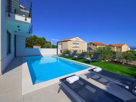 Maison Lana avec piscine privée à Krk : photo 6