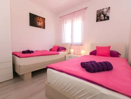 Maison Pink à Krk : 3 chambres, piscine privée : photo 6