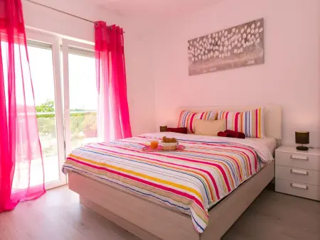 Maison Pink à Krk : 3 chambres, piscine privée : photo 7