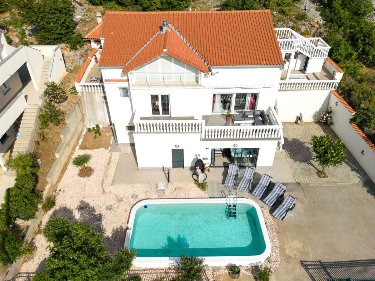 Villa Lea à Senj : 10 pers, piscine & vue Adriatique - Photo 3