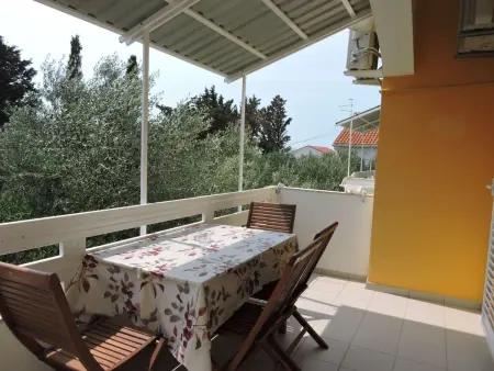 Maison avec balcon couvert à 850 m de la mer, Novalja : photo 12