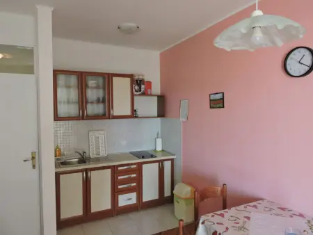 Maison avec balcon couvert à 850 m de la mer, Novalja : photo 18