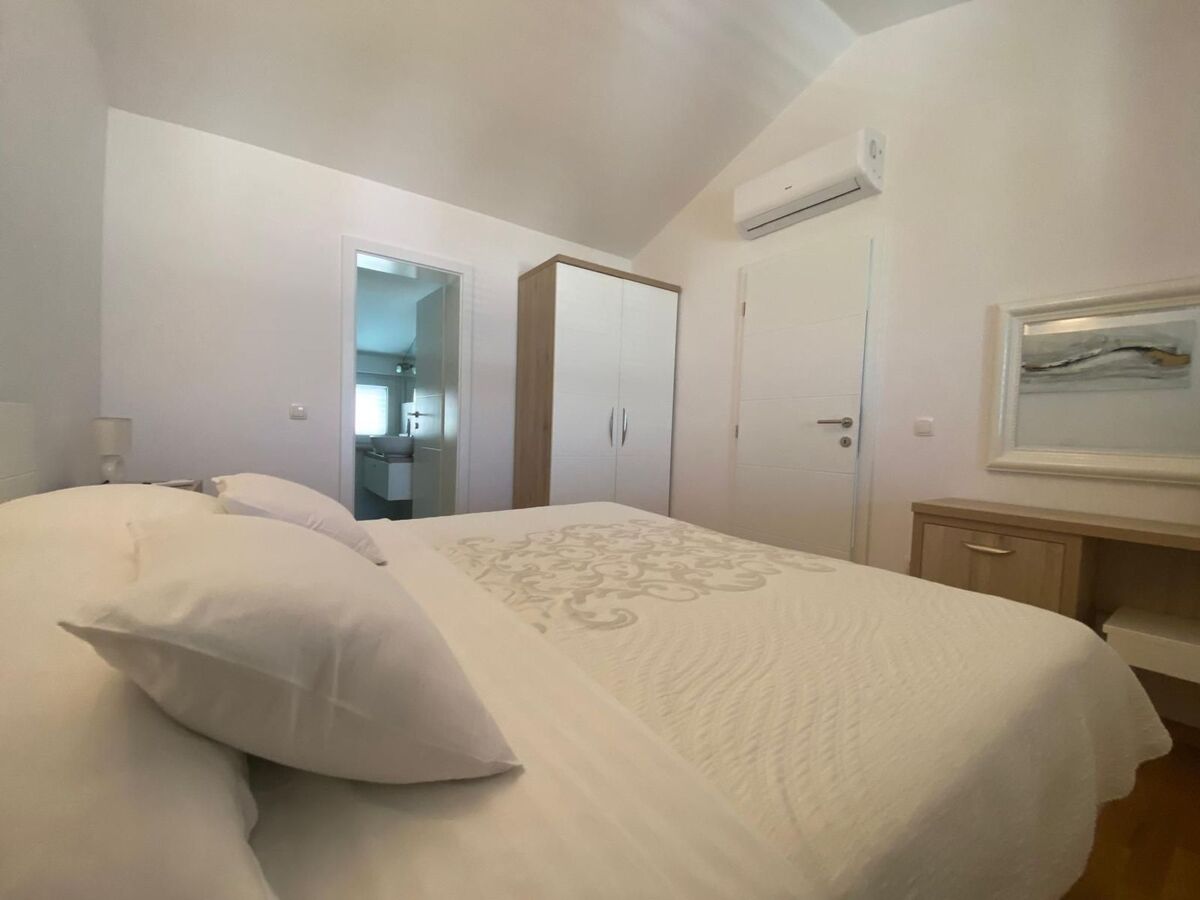 Villa moderne Vinjerac, piscine et vue mer panoramique - Photo 34