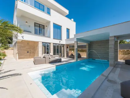 Four Seasons Vrsi - Maison 5 chambres face mer