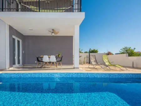 Location maison à Vir, Villa Eva