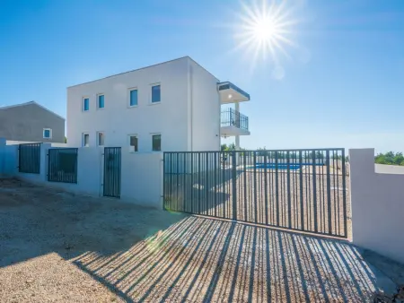 Villa Eva à Vir : maison 8 pers. piscine vue mer : photo 24