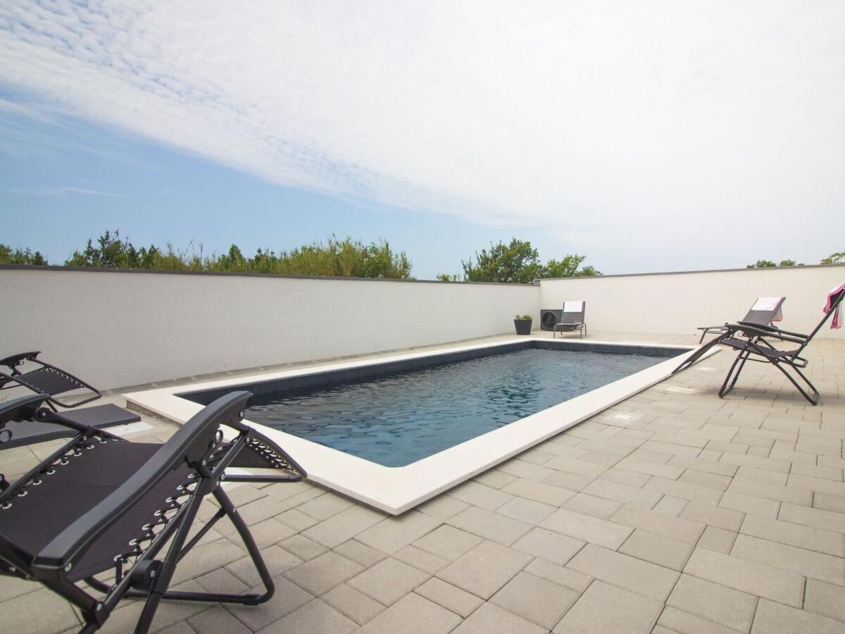 Maison Sandra avec piscine chauffée privée à Privlaka - Photo 2