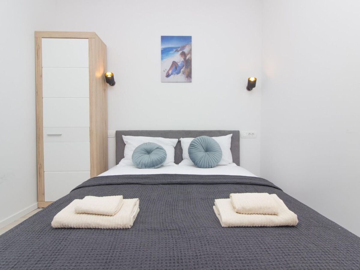 Maison Sandra avec piscine chauffée privée à Privlaka - Photo 11