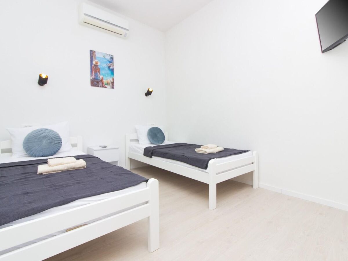 Maison Sandra avec piscine chauffée privée à Privlaka - Photo 16