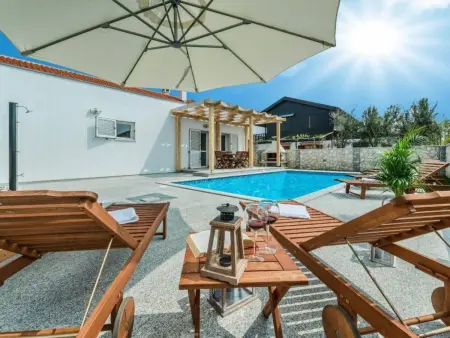 Maison 4 chambres avec piscine à 150 m de la plage