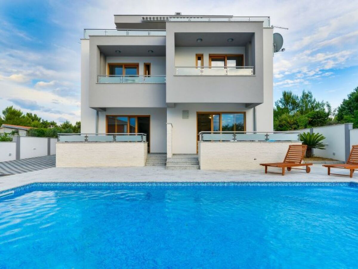 Vila Megy – Maison 10 pers, piscine privée à 50 m de la mer - Photo 1
