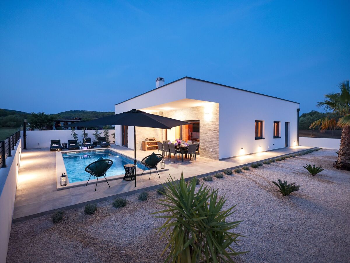 Villain Turanj – Maison 8 pers. avec piscine chauffée - Photo 1