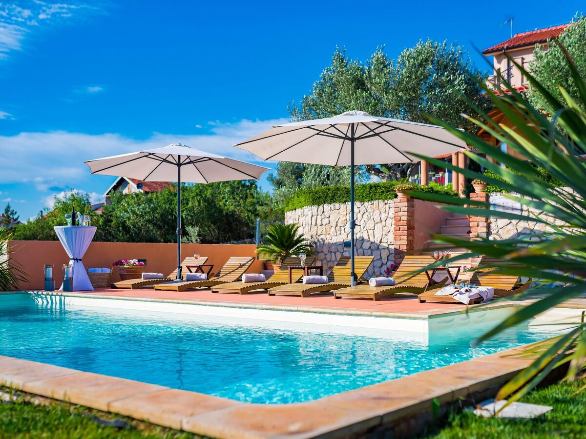 Maison 4 chambres avec piscine privée chauffée à Bilice - Photo 3