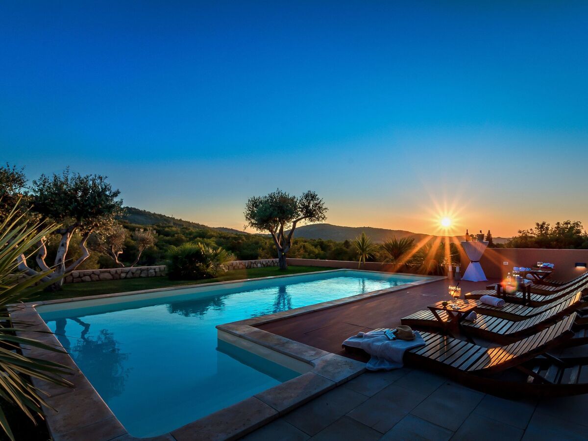 Maison 4 chambres avec piscine privée chauffée à Bilice - Photo 4