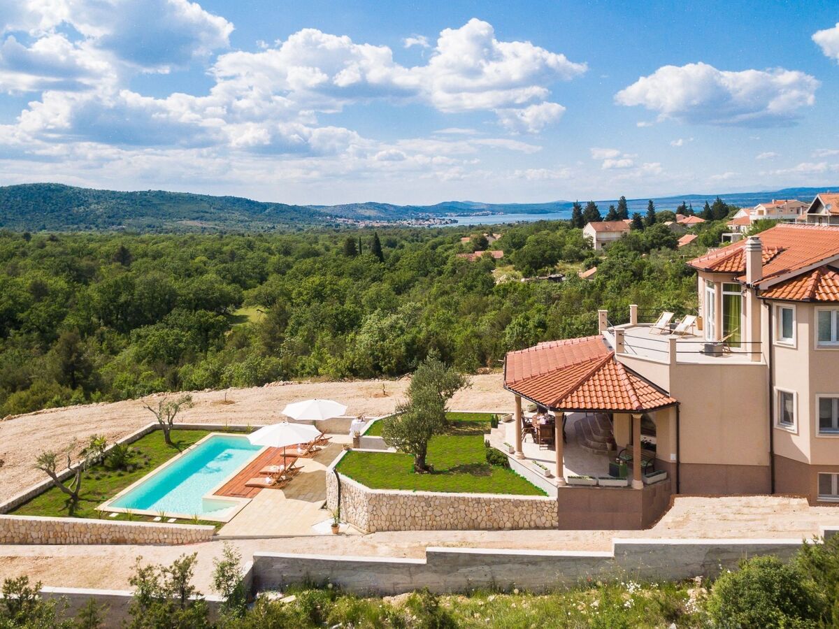 Maison 4 chambres avec piscine privée chauffée à Bilice - Photo 6